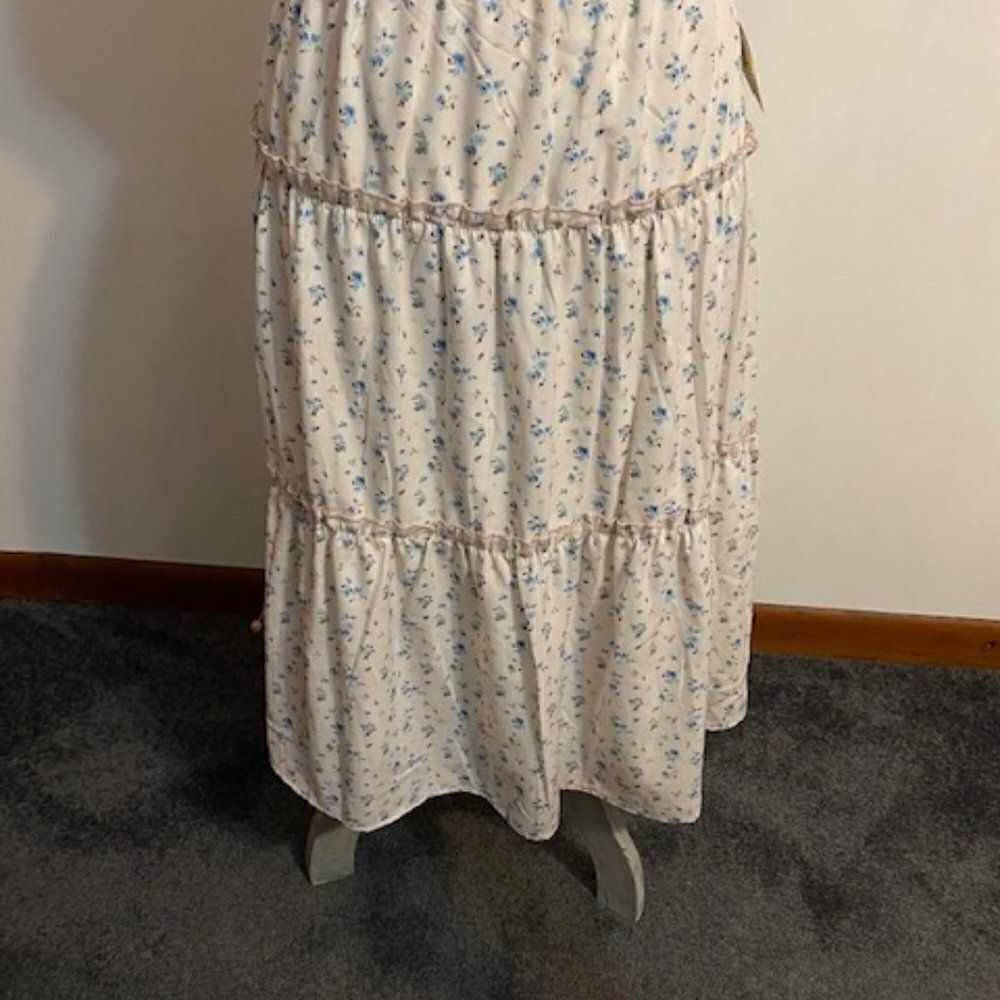 Kaileigh Tiered Floral lined skirt, size 2X